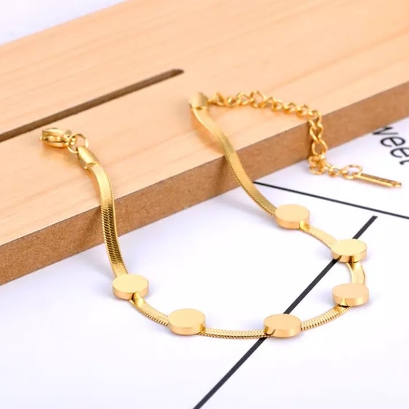 Stainless Steel Geometric Disc Charm Bracelet - Picture 2 of 4